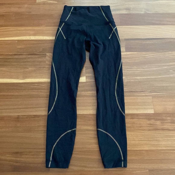 lululemon special edition leggings - Picture 1 of 4